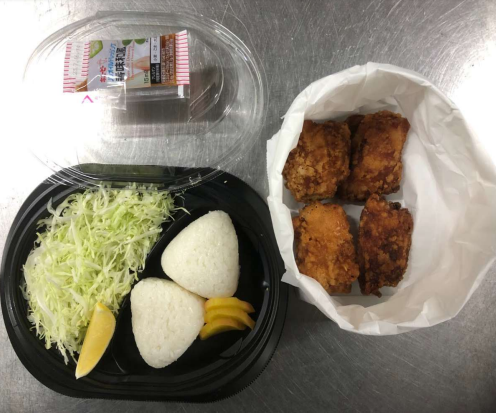 から揚げ弁当（デリバリー用）盛り付け完成例