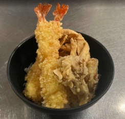 ごぼうと舞茸と大海老の天丼 完成写真