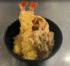 ごぼうと舞茸と大海老の天丼 完成写真